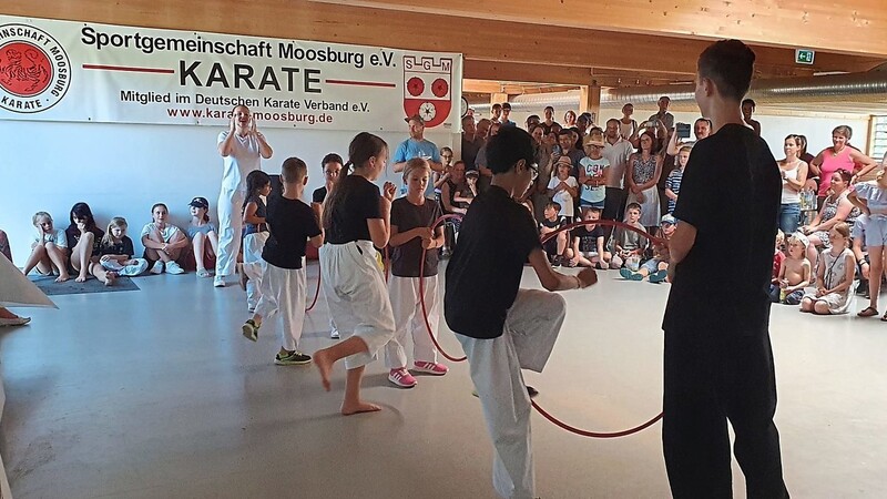 Zum Jubiläum gab es eine Karatevorführung der Kinder und Jugendlichen.