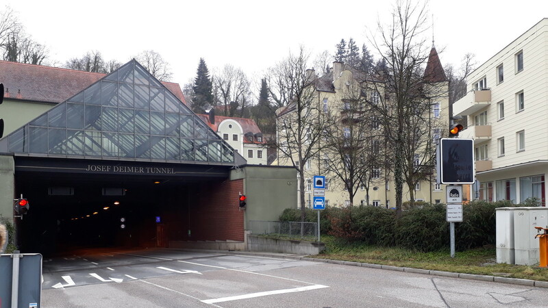 Der Josef-Deimer-Tunnel in Landshut ist in der Nacht von 27. auf 28. Juli gesperrt. (LZ-Archiv)