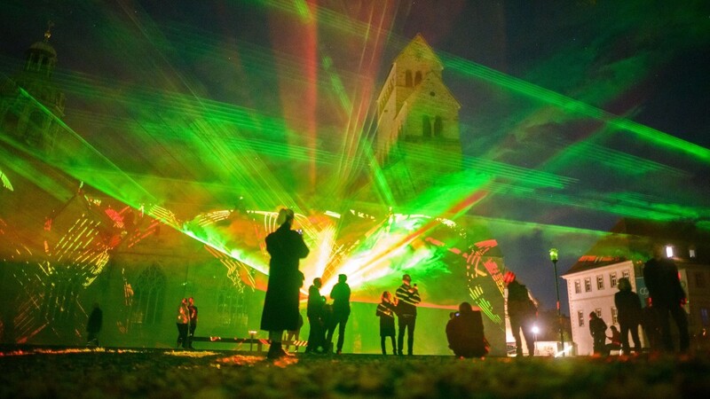 So wie hier in Hildesheim könnte in Regensburg das Lichtkunstfestival die Stadt illuminieren.