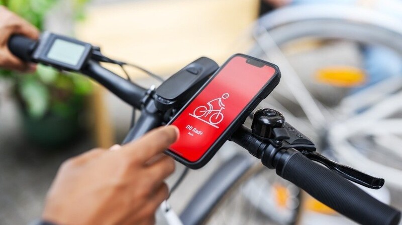 Kilometer sammeln mit der "DB Rad+"-App für klimafreundliche Mobilität ist jetzt auch in Landshut möglich.