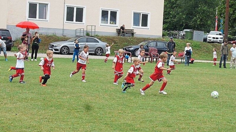 Spiel und Spaß hieß es beim Sommerturnier der Jugendmannschaften. Beim VfB Bach sind 60 Nachwuchskicker aktiv am Fußballplatz.