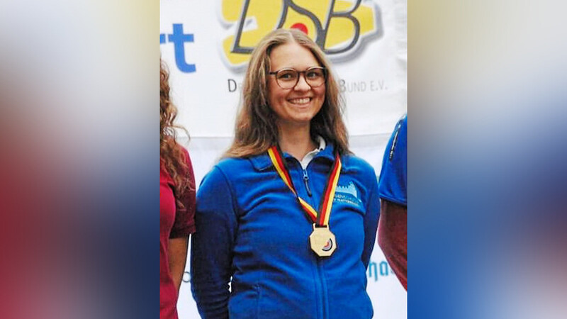 Alexandra Stadler holte in der Damenklasse Compound mit hervorragenden 392 Ringen Gold.