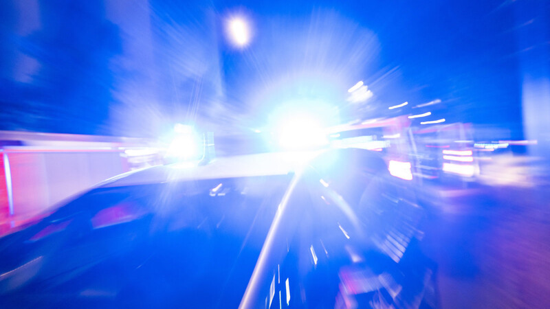 Die Polizei fahndete in der Nacht zum Freitag mit mehreren Streifen nach einem weißen Kastenwagen. (Symbolbild)
