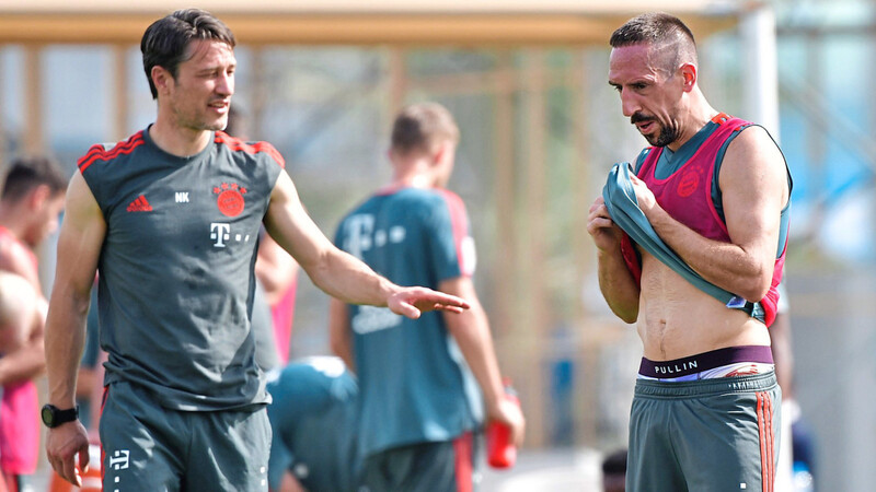 NICHT GUT GELAUFEN ist für Franck Ribéry das Trainingslager des FC Bayern München mit seinem Chefcoach Niko Kovac (l.).
