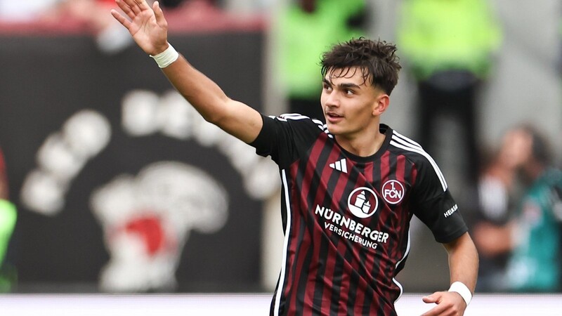 Mit zwei Treffern, darunter einem Elfmeter in der Nachspielzeit, sicherte Can Uzun dem 1. FC Nürnberg am Sonntag noch ein Remis gegen Hannover 96.