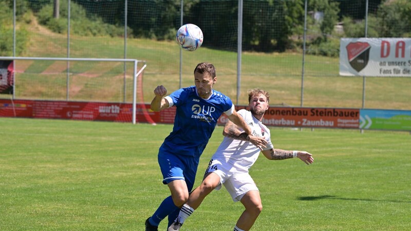 Verlässt den TSV Seebach und läuft künftig für Ligakonkurrent SpVgg Osterhoffen auf: Elias Höng (in weiß).