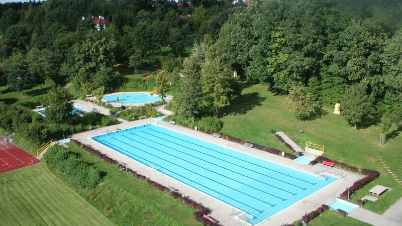 Das Schwimmerbecken ist das Hauptstreitthema: Nach aktuellem Sanierungsplan soll es um rund ein Viertel in seiner Breite verkleinert werden.