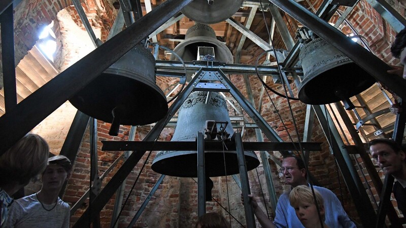 Der Besuch im Glockenturm der Stadtpfarrkirche war ein außergewöhnliches Angebot im Programm des Pfarrfestes.