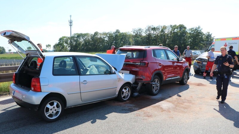 Drei Autos waren am Unfall beteiligt.
