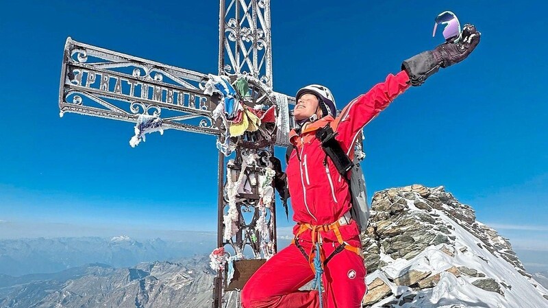 Am Ziel: Agnes Fischer hat den Gipfel des Matterhorns erreicht.