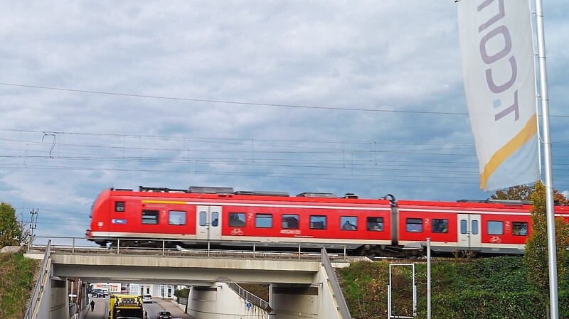 Der Donau-Isar-Express fährt seit Dezember 2009 zwischen Passau, Plattling und München: Nächstes Jahr erfolgt eine neuerliche Ausschreibung. Eventuell gibt es dann ab 2024 eine zusätzliche Abendverbindung von München nach Plattling.
