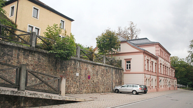 Das Rathaus samt altem Schulhaus ist Teil des Ensembles. Das Denkmalpflegekonzept ist in Arbeit.