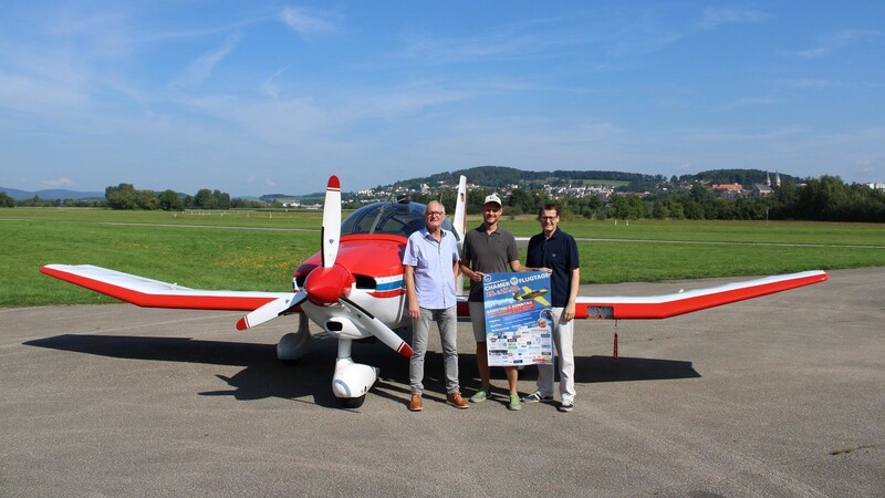 Roland Hein, Sebastian Münch und Dr. Holger Adam (von links) freuen sich aufs Flugfest.