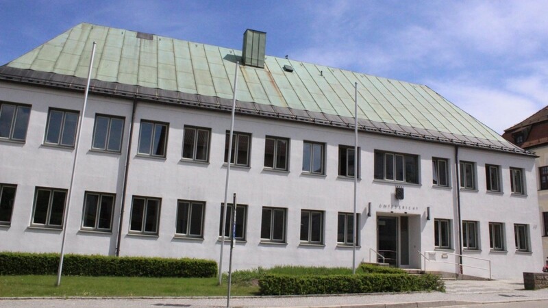 Das Amtsgericht Viechtach verurteilte den 20-Jährigen zu Bewährung und Freizeitarrest.
