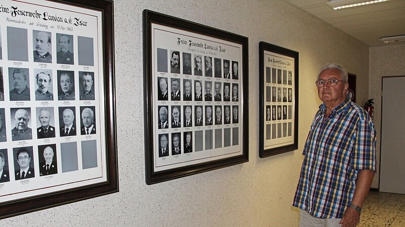 Die Idee für die "Ahnentafel" kam dem heutigen Ehrenvorsitzenden der Feuerwehr Landau in seiner aktiven Zeit als Vorstand von 2005 bis 2009. Sechs Fotos fehlen ihm noch.