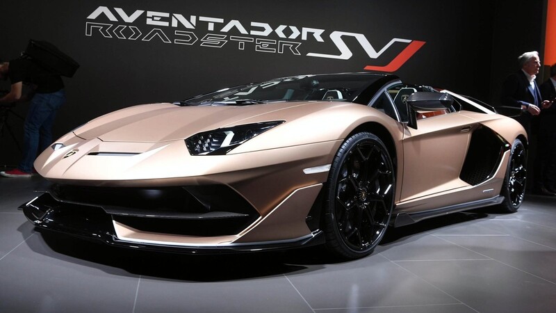 Der Lamborghini Aventador SV Roadster ist ein Supersportwagen in Roadster-Ausführung.