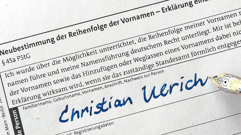 In vielen Städten Bayerns haben sich bislang mehr Männer als Frauen dafür entschieden, die Reihenfolge ihrer Vornamen zu ändern.