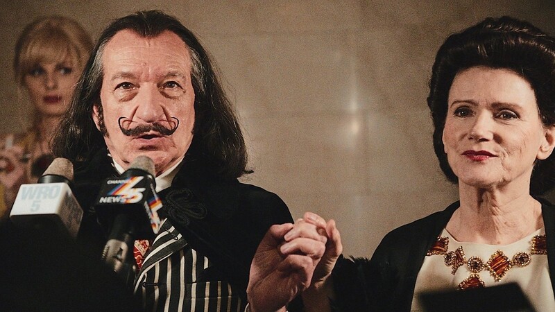 Ben Kingsley als Salvador Dalí und Barbara Sukowa als dessen Ehefrau und Muse Gala in einer Szene des Films "Dalíland", der dieser Tage in die deutschen Kinos kam.