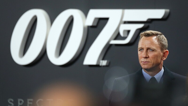 Sicher ist. Daniel Craig spielt auch im Jubiläums-Bondfilm den Spion. Unsicher ist, wann der Film in die Kinos kommt. Jetzt wurde schon der dritte Termin verkündet.