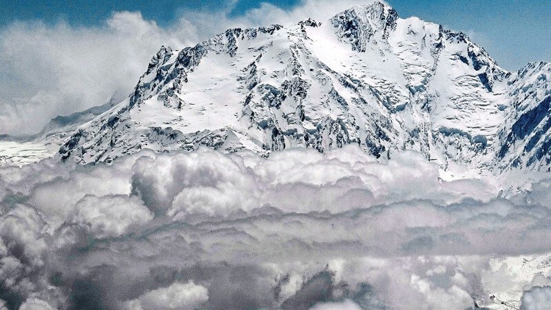 Die schneebedeckte Westseite des Nanga Parbat im Himalaya - 1937 wurde der Berg Müllritter zum Verhängnis.