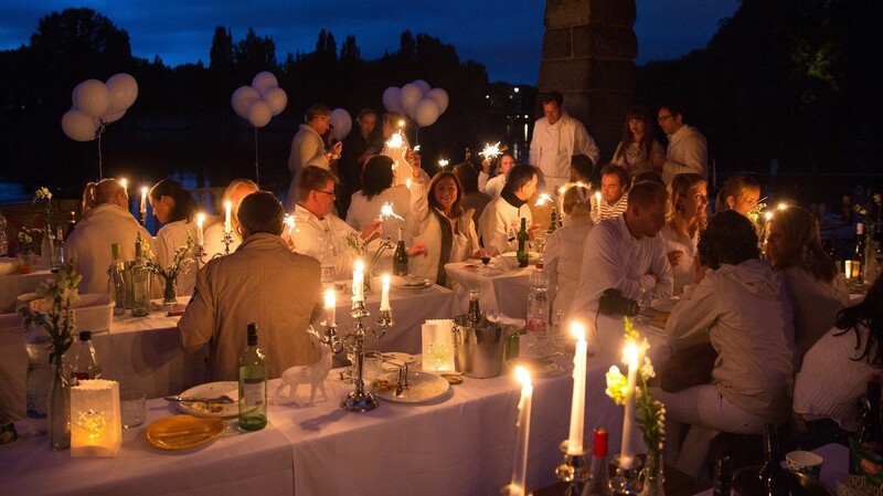 Das für den Freitag geplante "Dinner in Weiß" kann eine fröhliche und gepflegte Veranstaltung auf dem schönen Kirchplatz werden.
