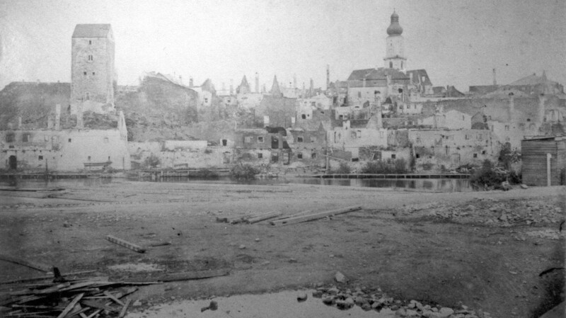 Nach dem Großfeuer 1873 lagen weite Teile der Stadt Cham in Schutt und Asche.