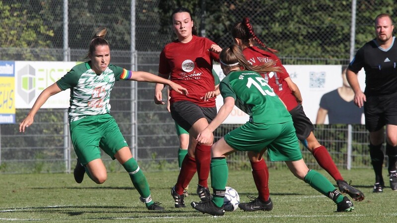Die Thenriederinnen (grüne Trikots) konnten auch das dritte Derby in der Landesliga gegen den SV Wilting nicht für sich entscheiden.