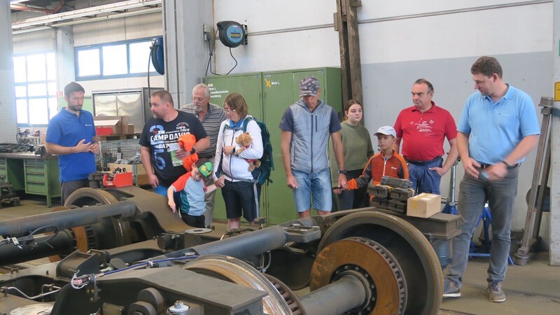 Einen interessanten Einblick gab es für die Besucher am Sonntag in der Werkstatt der Länderbahn in Viechtach.