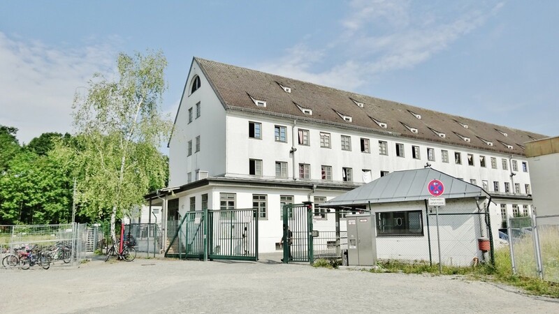 Das Anker-Zentrum in Deggendorf ist mit 2 000 Menschen belegt und damit "so gut wie voll".