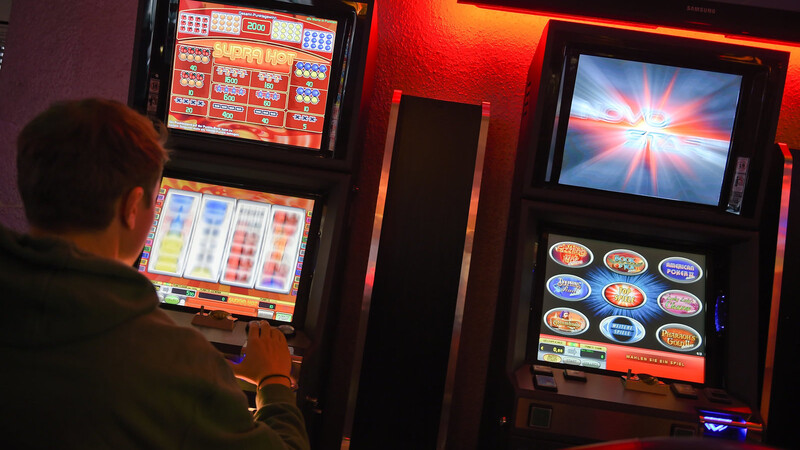 Glücksspielssucht ist ein Riesenproblem - der Umgang der Politik damit eher scheinheilig. (Symbolbild)