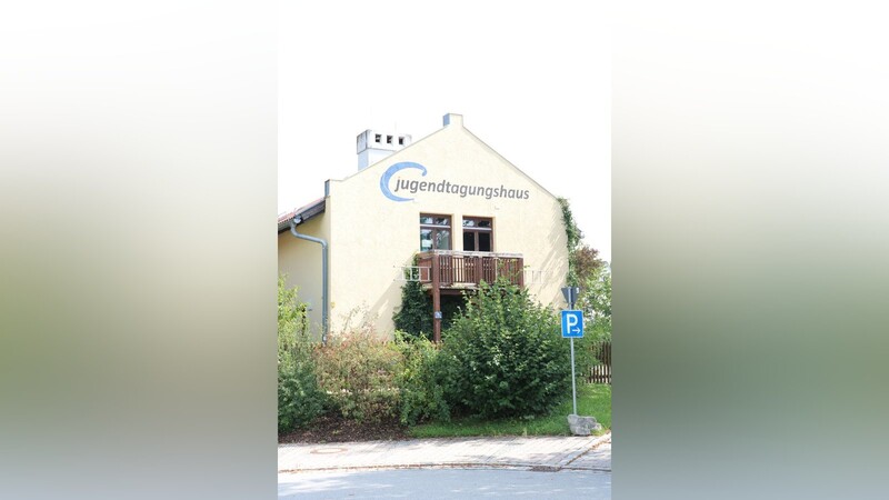 Das Jugendtagungshaus in Geiselhöring soll erweitert, umgebaut und saniert werden.Die Kostenschätzungen steigen allerdings gerade in ungeahnte Höhen.