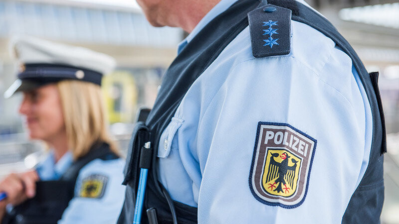 Auf dem Regensburger Bundespolizeirevier klingelte Montagnacht ein vermisster Jugendlicher an der Tür.