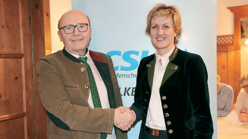 CSU-Kreisvorsitzender Martin Neumeyer und Landtagsabgeordnete Petra Högl, hier nach ihrer Wiederwahl als CSU-Ortsvorsitzende in Volkenschwand, stehen schon in den Startlöchern zum Europawahlkampf.
