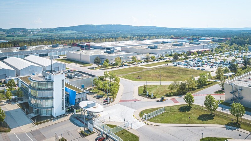 Der BMW Innovationspark Wackersdorf ist ein 55 Hektar großes Gelände, das ursprünglich in den 1980er-Jahren für den Bau einer atomaren Wiederaufarbeitungsanlage vorgesehen war. Im Innovationspark sind neben BMW als größtem Arbeitgeber weitere Firmen ansässig. Insgesamt arbeiten dort rund 2.500 Beschäftigte.