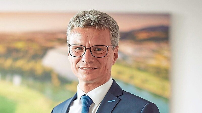 Bernd Sibler (CSU) kurz nach seiner Wahl zum Deggendorfer Landrat: Seine vorbehaltlose Unterstützung für den Wörther Polder kommt bei Wörths Bürgermeister Josef Schütz nicht gut an.