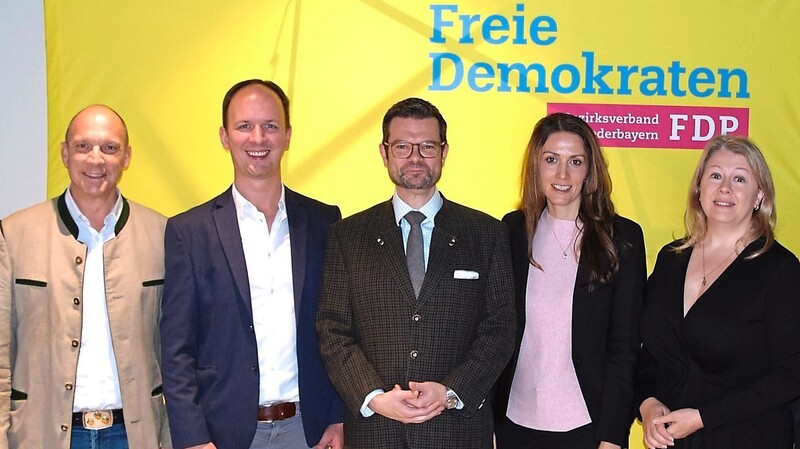 Von links: Kreisvorsitzender Franz Egerer, Michael Limmer, Dr. Marco Buschmann, Nicole Bauer und Kristin Sauter.