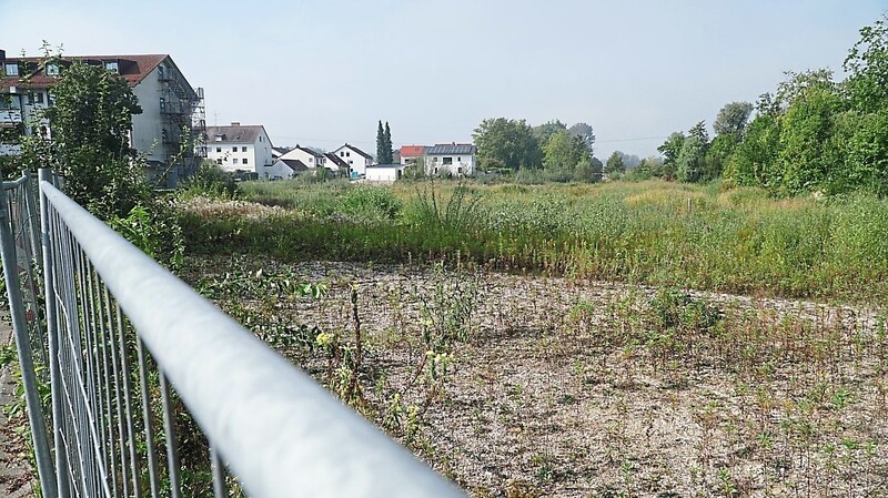 Aktuell werden regelmäßig Proben von mehreren Grundwasser-Messstellen auf dem Gelände an der Klötzlmüllerstraße genommen.