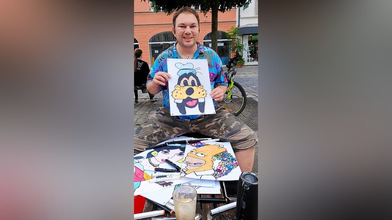 Marco Miedaner malt gern mitten in der Stadt, zwischen den Menschen. Cartoons, und dabei vor allem Disney-Charaktere, haben es ihm angetan.