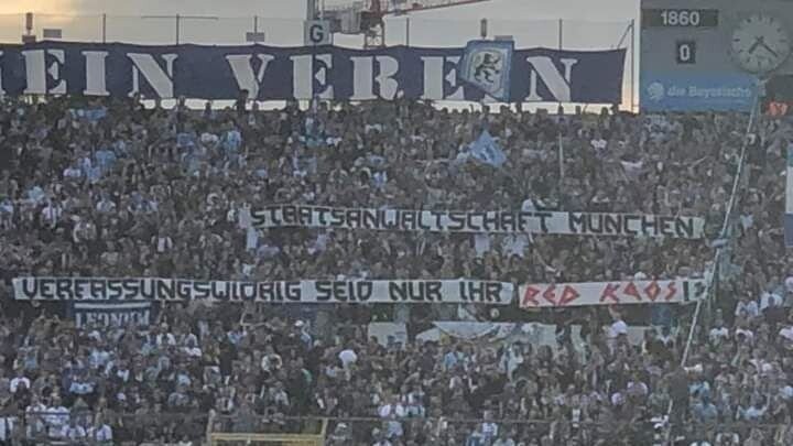 Dieses Banner, das die Löwen-Fans in der ersten Hälfte gegen den FSV Zwickau ausbreiteten, könnte nun ein juristisches Nachspiel haben.