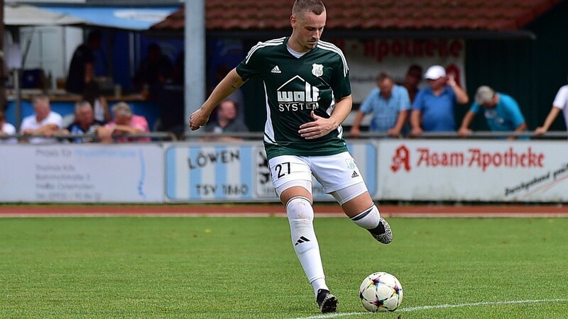 Kilian Grabolle hat für die SpVgg Osterhofen in der Schlussphase beim Tabellenletzten FC Tegernheim den 3:1-Siegtreffer erzielt.
