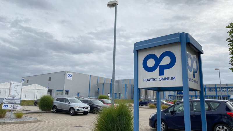 Am Montagnachmittag gab es schlechte Neuigkeiten für die Mitarbeiter am Plastic Omnium-Standort in Rottenburg. Am Dienstag kamen Unternehmensvertreter, Bürgermeister Holzner und Wirtschaftsminister Aiwanger.