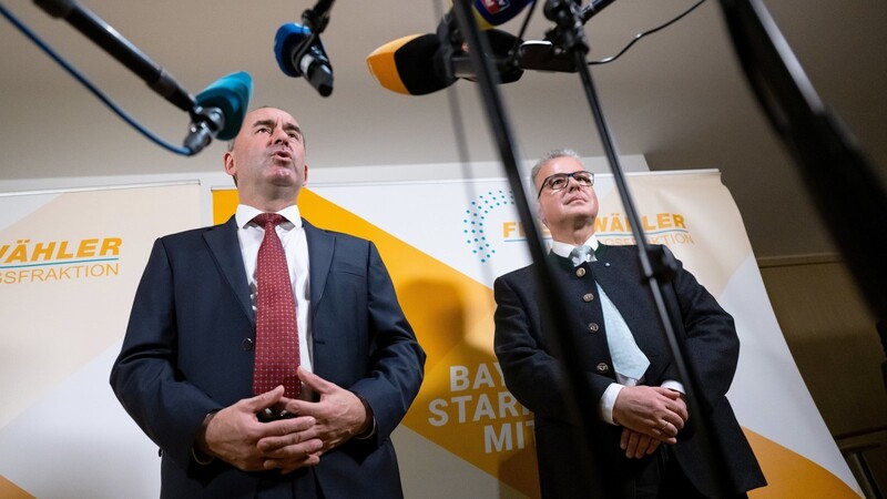 Parteichef Hubert Aiwanger (l.) und Fraktionsvorsitzender Florian Streibl sehen die Freien Wähler durch die Landtagswahl gestärkt.