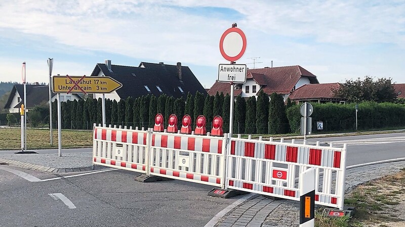 Die Sanierung dauert noch voraussichtlich bis Ende November. Bis dahin wird der Verkehr über Mettenbach umgeleitet.