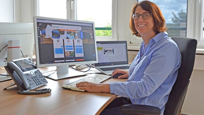 Gudrun Schmalhofer betreut bei der FüAk die digitale bayernweite Fachschulunterstützung.