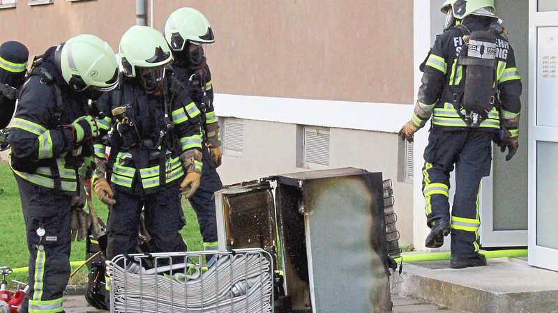 Alle Anwohner eines Gebäudes in der Eichendorffstraße konnten sich bei einem Kühlschrankbrand in der Erdgeschoss-Wohnung schnell in Sicherheit bringen.