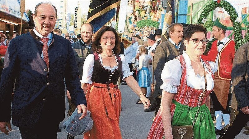 Franz Widmann (links mit seiner Frau Jutta) hat heuer gut lachen: Das große Festzelt der Frühjahrsdult wird er aufstellen.