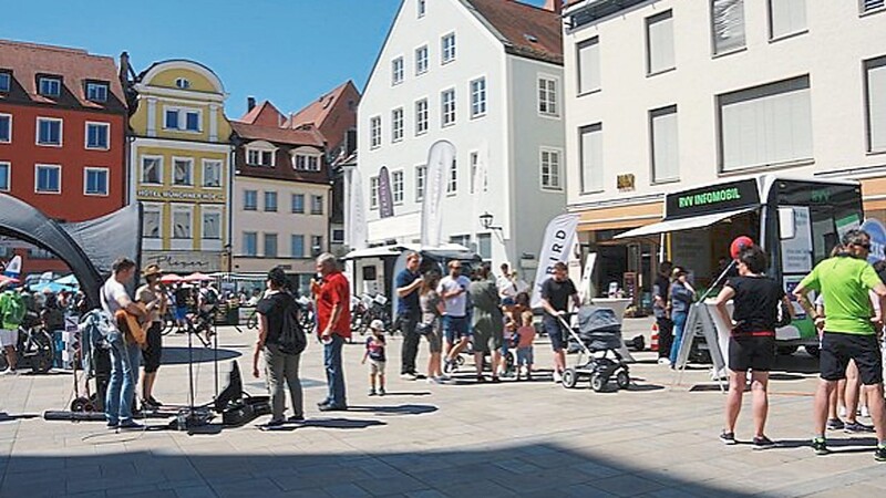 Regensburg Mobil auf dem Neupfarrplatz.