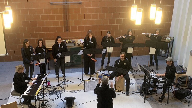 Die Jugendband der evangelischen Kirchengemeinde begeisterte am Samstag bei ihrem letzten gemeinsamen Auftritt in der Versöhnungskirche.