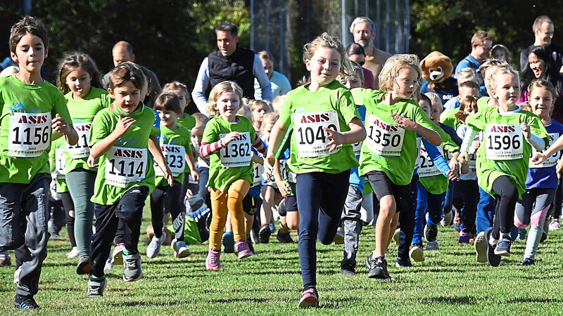 Eine Rekordzahl von 150 Kindern startete über die 400-Meter-Strecke.