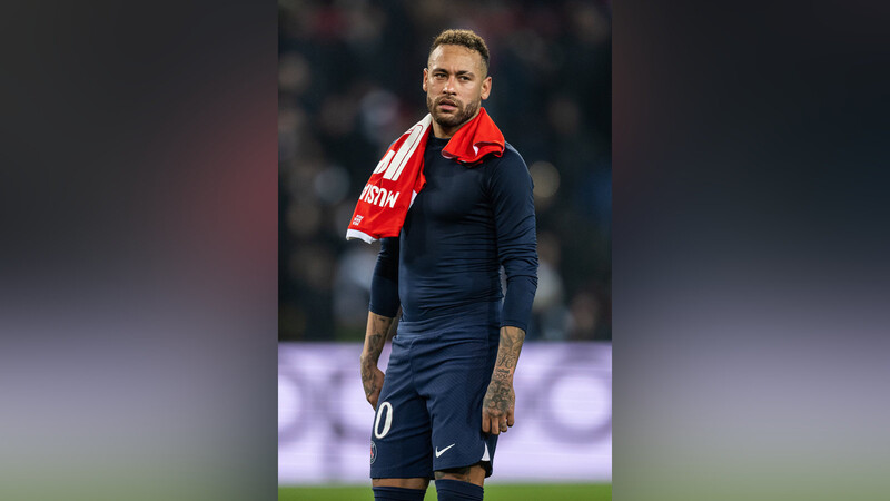 Er muss am Knöchel operiert werden und fällt drei bis vier Monate aus: Paris-Superstar Neymar.